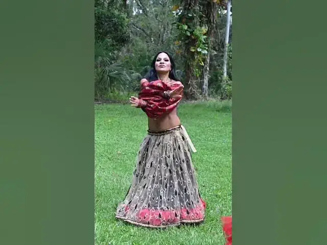 Video thumbnail for Warming up for our next video! Stay tuned for the choreo #españa #dance #zoomfitness #bollywood