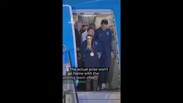 Video thumbnail for How an Italian sculptor created the iconic World Cup trophy