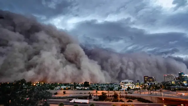 'Video thumbnail for Phoenix Haboob & Monsoon Storms Cause Widespread Damage & Delays'