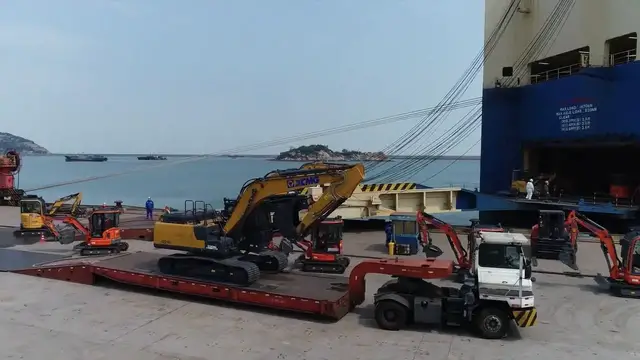 Video thumbnail for China: China sees surge in construction machinery sales during Jan-May period.