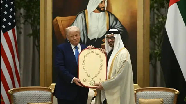 Video thumbnail for Trump honoured by UAE as country announces $1.4 trillion investment