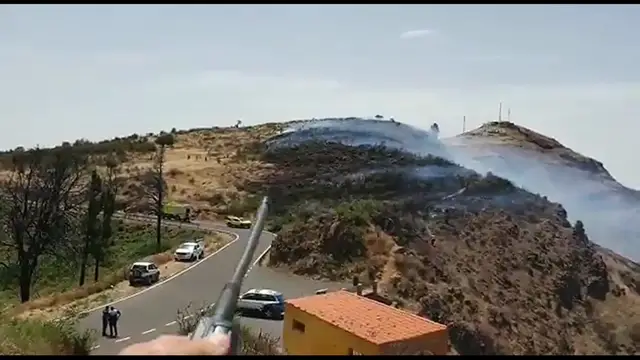 Video thumbnail for Kleiner Waldbrand in San Mateo