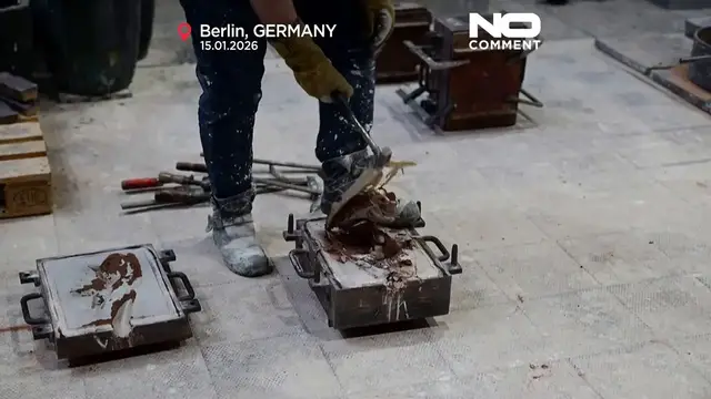 Video thumbnail for Bears cast for 76th Berlin Film Festival using traditional bronze techniques