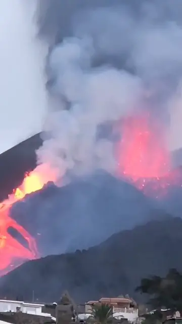 Video thumbnail for Ausbruch um 20h am 27.09.2021- La Palma