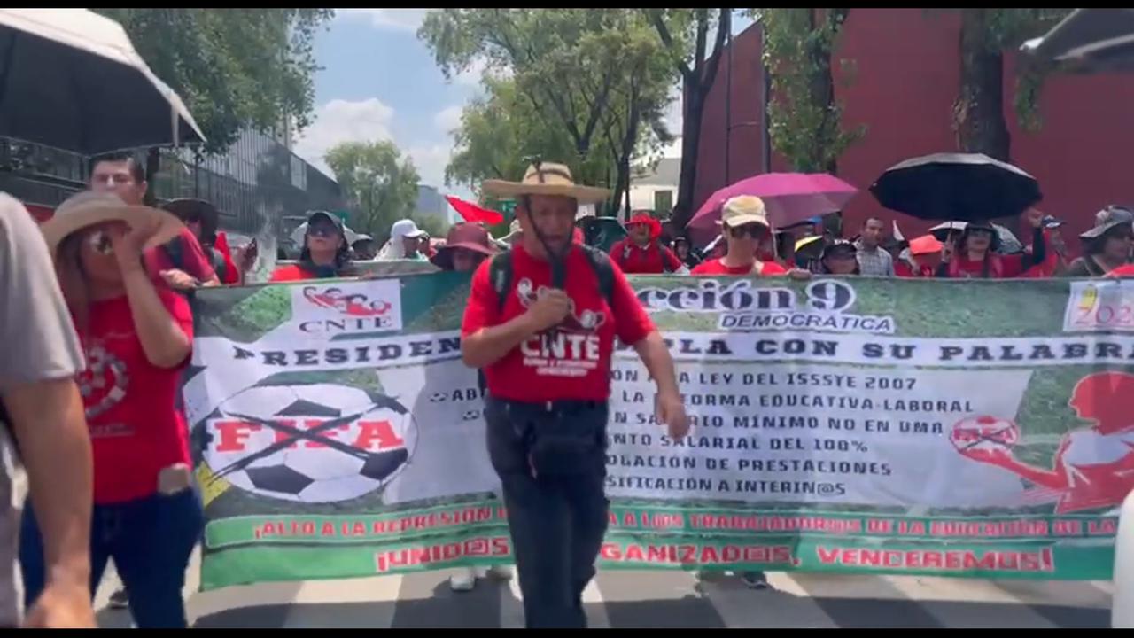 Video thumbnail for Mexico: Mexico Teachers Hold National March 10.