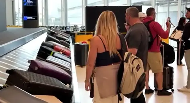 Video thumbnail for Airline customers have refund and rebooking rights after delays and cancellations, DOT rules show