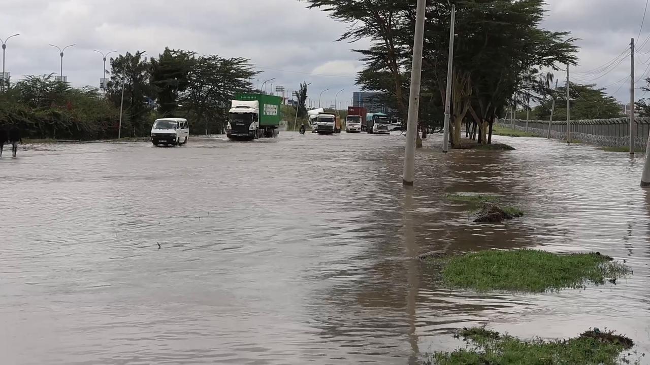 Video thumbnail for Kenya: Heavy rains cause flooding in Nairobi.