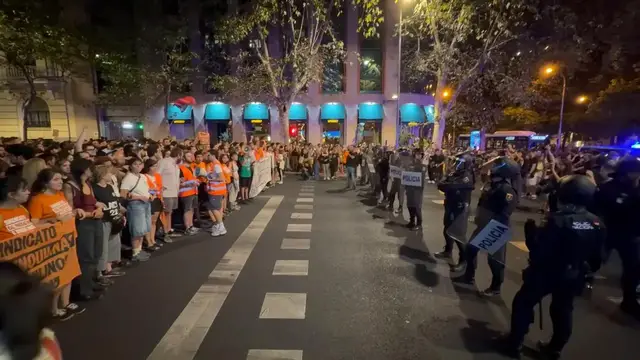 Video thumbnail for Spain: 20260923_Protest in Madrid over eviction_ h199_001.