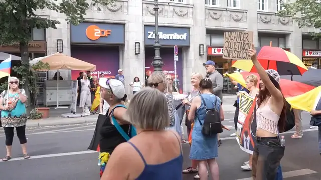 Video thumbnail for Germany: Berlin protesters demand resignation of German Chancellor Friedrich Merz (2).