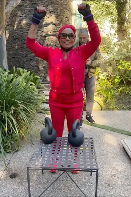 'Video thumbnail for Oldest woman to farmer's walk over 20m - 81-year-old Annie Judis'