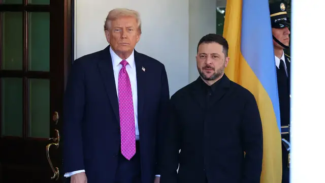 Video thumbnail for Trump-Zelenskyy rift widens over Russian sanctions, oil strikes and Starshield
