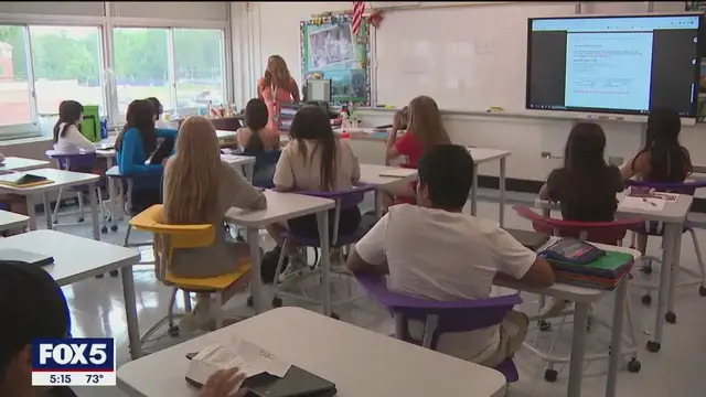 'Video thumbnail for Jericho School District on LI back in session—without cell phones'