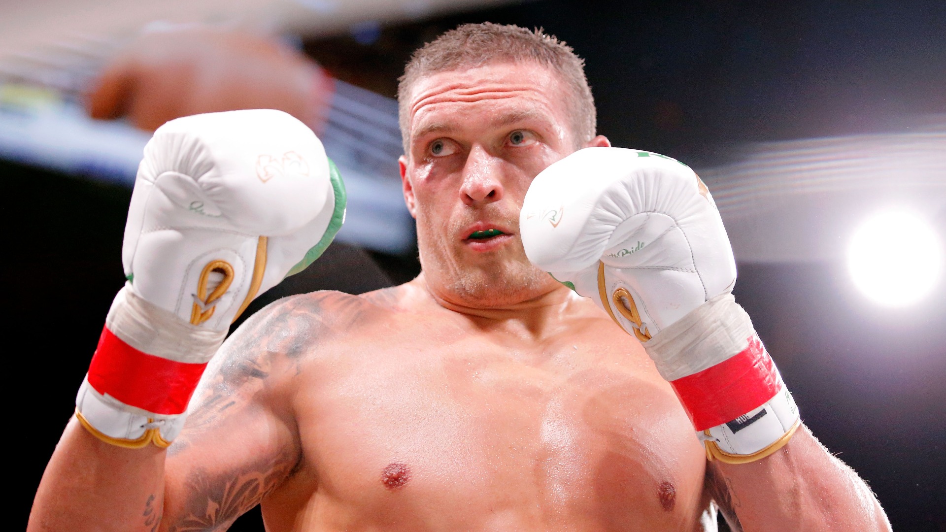 Video thumbnail for Usyk's Controversial TKO Win Over Verhoeven in Egypt