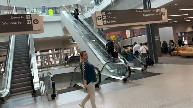 Video thumbnail for Cincinnati Airport Arrival CVG