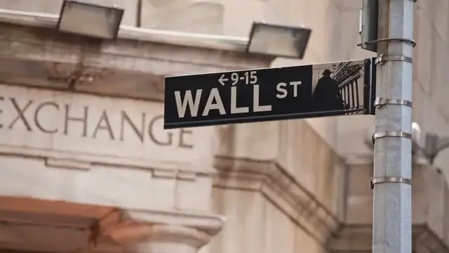 Video thumbnail for Wall Street Wants a Piece of Jio and the IPO Frenzy is Topping $26 Billion
