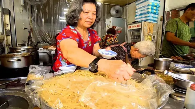 'Video thumbnail for Taiwanese Street Food - KAOHSIUNG HAKKA NOODLE HEAVEN in Qishan + RURAL Street Food in Taiwan!!!'