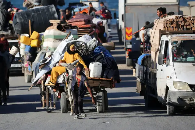 'Video thumbnail for Reverse displacement in Gaza: Overcrowding forces families to return to the north'