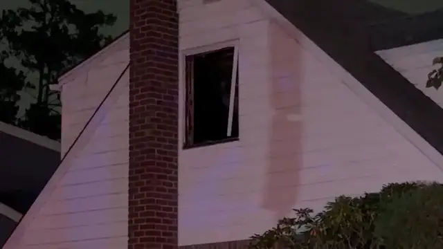 Video thumbnail for 2 adults, child suffer smoke inhalation after escaping East Meadow fire
