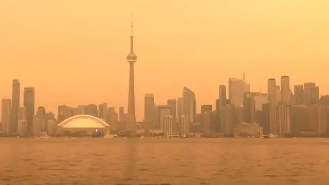 Video thumbnail for Wildfire smoke engulfs Toronto, Canada and turns its skies orange