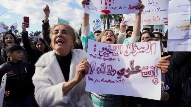 Video thumbnail for Syrian Alawites protest after deadly mosque bombing
