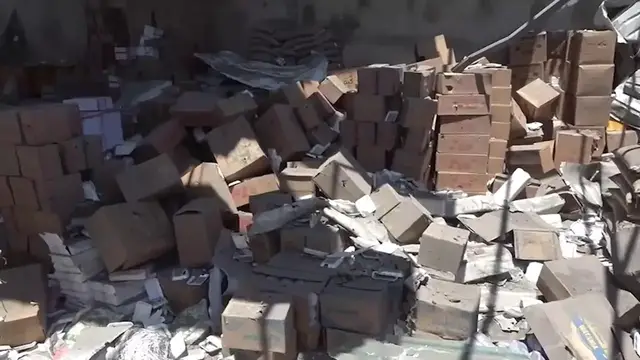 Video thumbnail for Yemen: Airstrikes Hit Market in Taiz, Killing Seven.