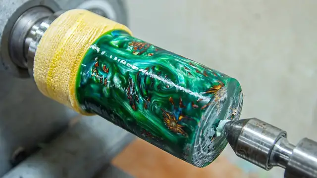 Video thumbnail for Woodturning – Let The Swirls to Swirl Around