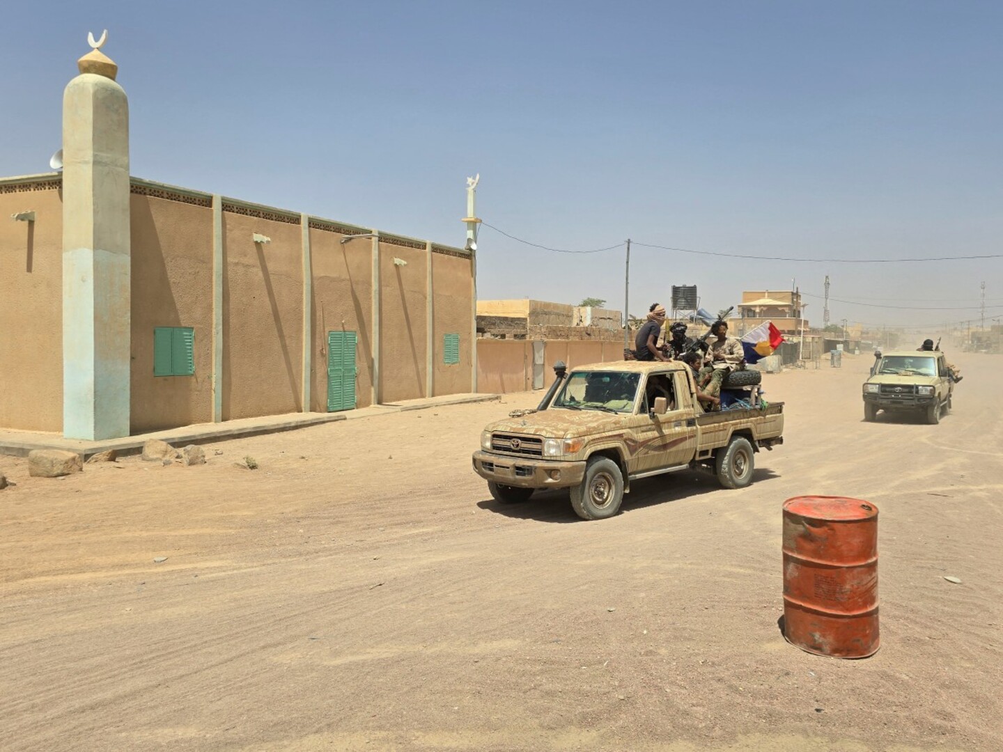 Video thumbnail for Mali security crisis: ECOWAS to send chief mediator to Mali on Monday