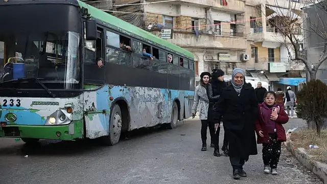 Video thumbnail for Syrians displaced by deadly battles in Aleppo begin returning to the city