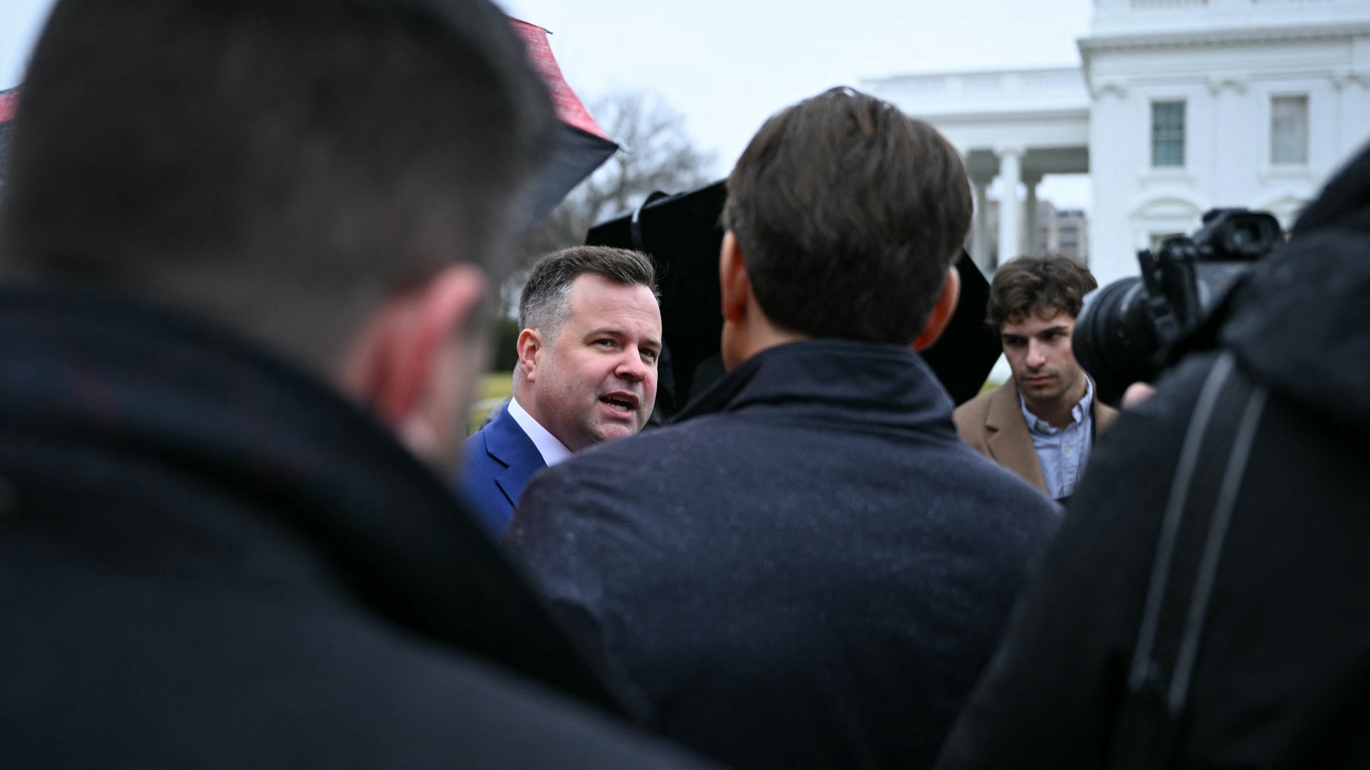 Video thumbnail for Trump sticks with Pulte, leaving FISA renewal hanging a day before deadline