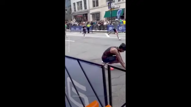 Video thumbnail for Man describes joy and agony of helping collapsed runner at Boston marathon