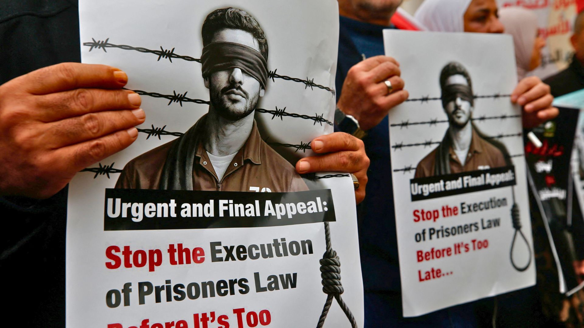 Video thumbnail for Israel extends controversial death penalty law to Palestinians in occupied West Bank