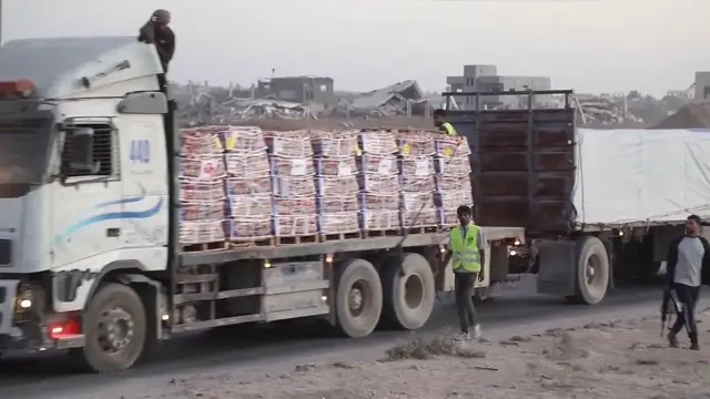 Video thumbnail for US: Restrictions, closures reduce June aid volume to Gaza: UN.