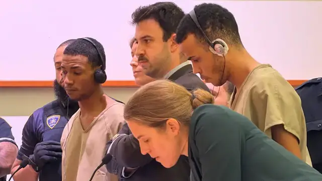 Video thumbnail for 2 men accused of stabbing off-duty NYPD detective plead not guilty in Bronx court