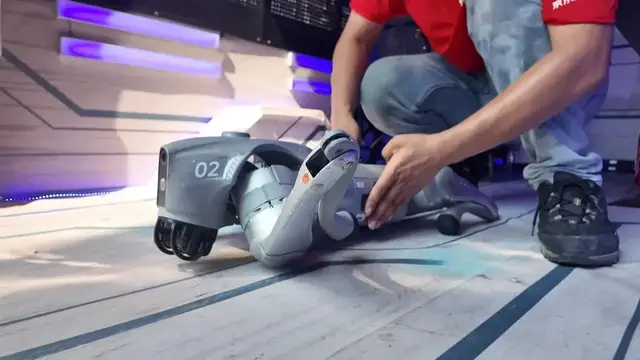 Video thumbnail for China: Robot ambulances fix faulty robots on spot in China.