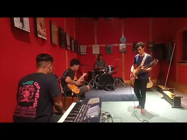 Video thumbnail for Menghapus Jejakmu - Noah - Cover - Cahaya UMT