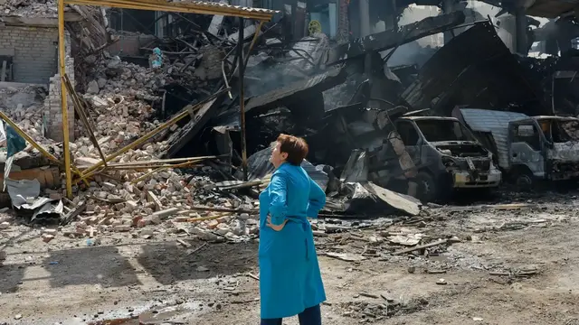 Video thumbnail for Ukraine's drone offensive: Long-range attacks strike deeper into Russia