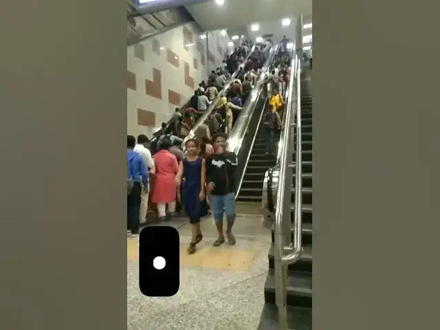 Video thumbnail for Escalator will break due to excessive crowd weight on Sealdah Metro 🧐