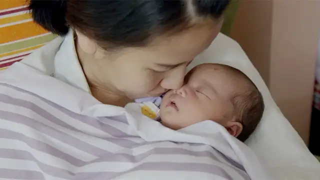 Video thumbnail for Babies can start learning languages from birth with verbal interaction