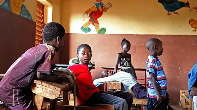 Video thumbnail for Mali uses AI to teach school children in Bambara