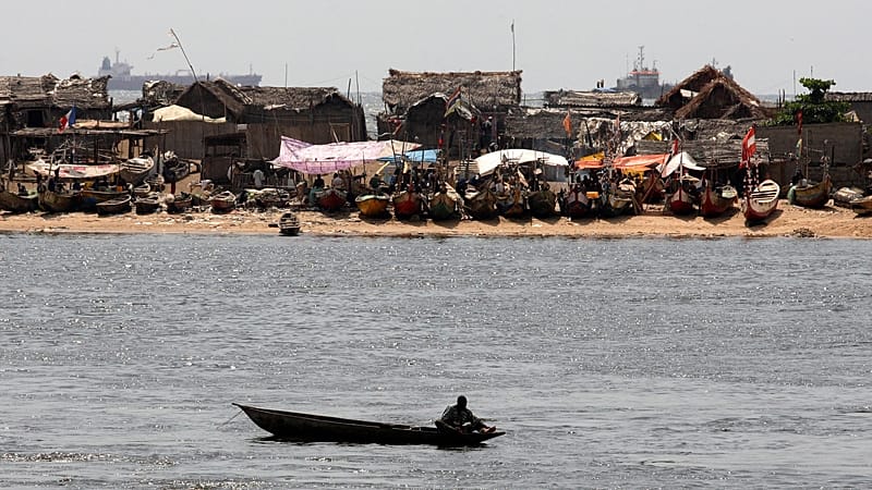 Video thumbnail for Middle east fuel crisis keeps Mozambique fishermen ashore
