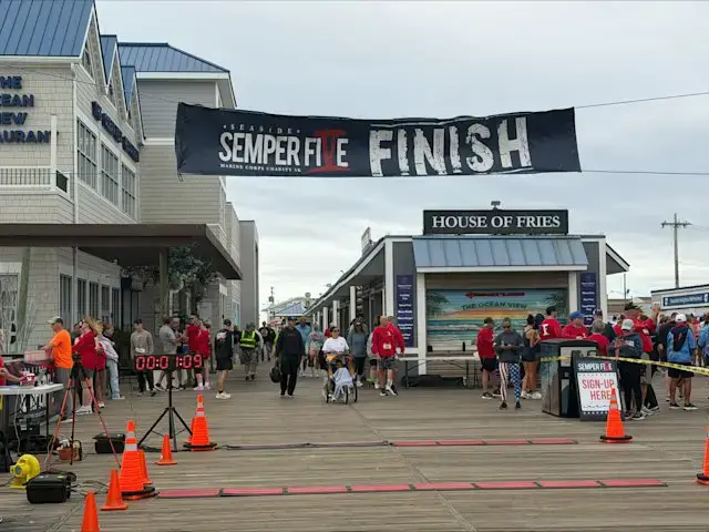 Video thumbnail for Runners hit Seaside Heights Boardwalk to benefit the Marine Raider Foundation