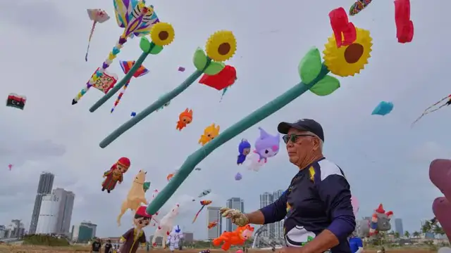 'Video thumbnail for Skies over Colombo burst with color as international kite festival soars once more'