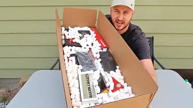 'Video thumbnail for $3000 Knife Mystery Box'