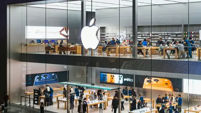 Video thumbnail for Apple Takes Back The Tech Throne, For Now