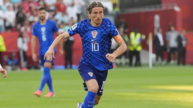 Video thumbnail for Luka Modric: Croatin World Cup Hero and Real Madrid Star