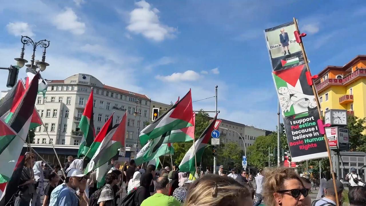 Video thumbnail for Germany: Protesters march in Berlin over Gaza conflict and German arms exports.