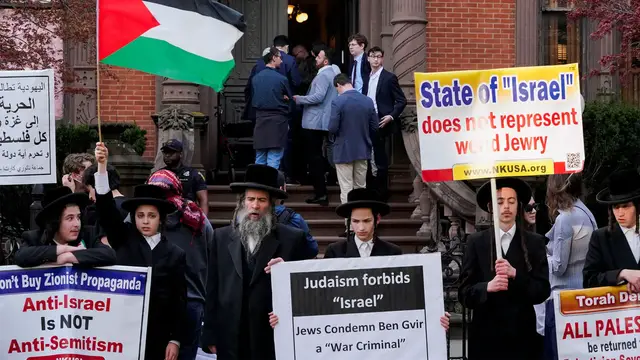 'Video thumbnail for Pro-Palestinian demonstrators protest Ben-Gvir’s Yale visit'