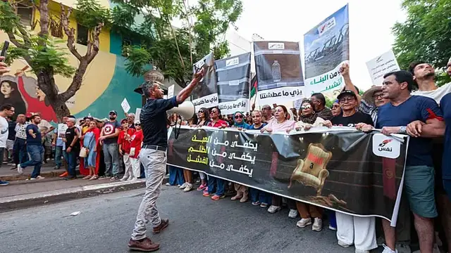 Video thumbnail for Tunisia: Court starts final hearing in mass trial of opposition figures