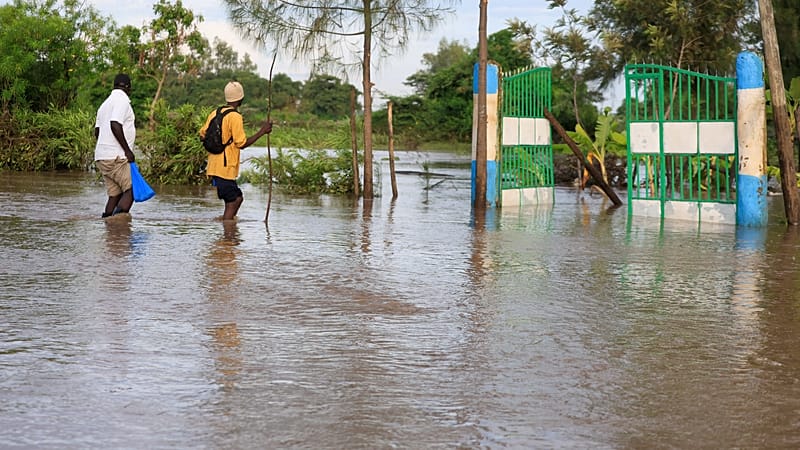 Video thumbnail for Kenya faces deadly flooding with at least 108 people killed
