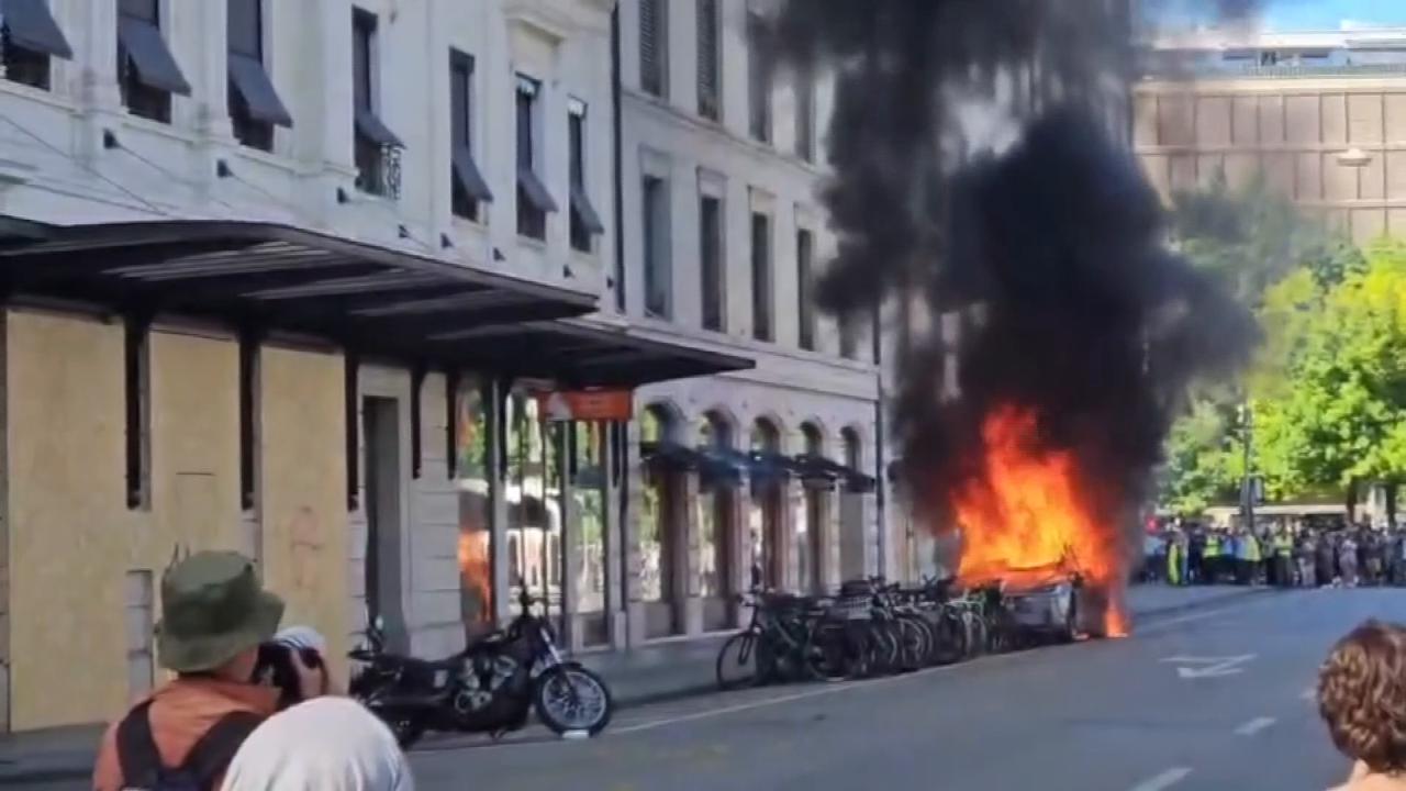 Video thumbnail for Switzerland: Demonstrators set car on fire during anti-G7 protest in Geneva.